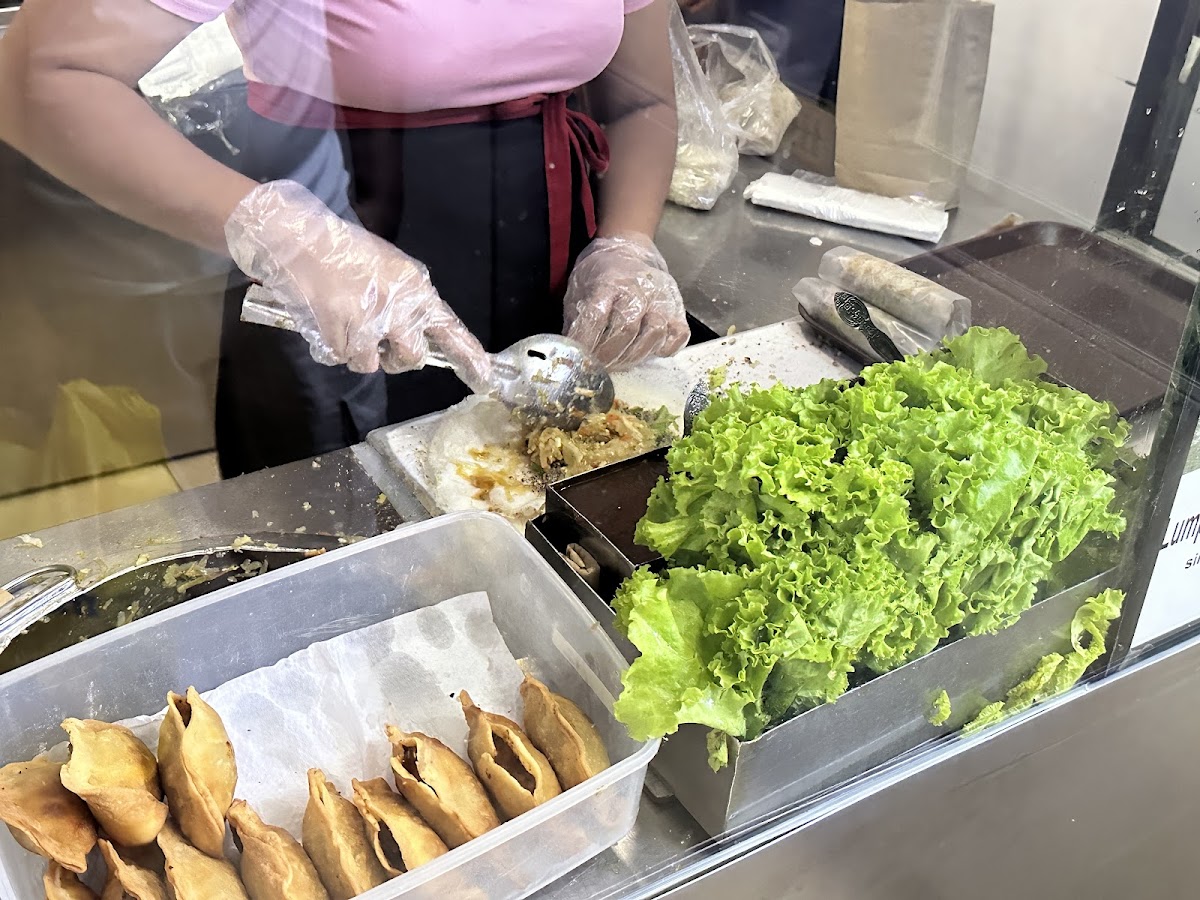 Globe Lumpia House Photos 2